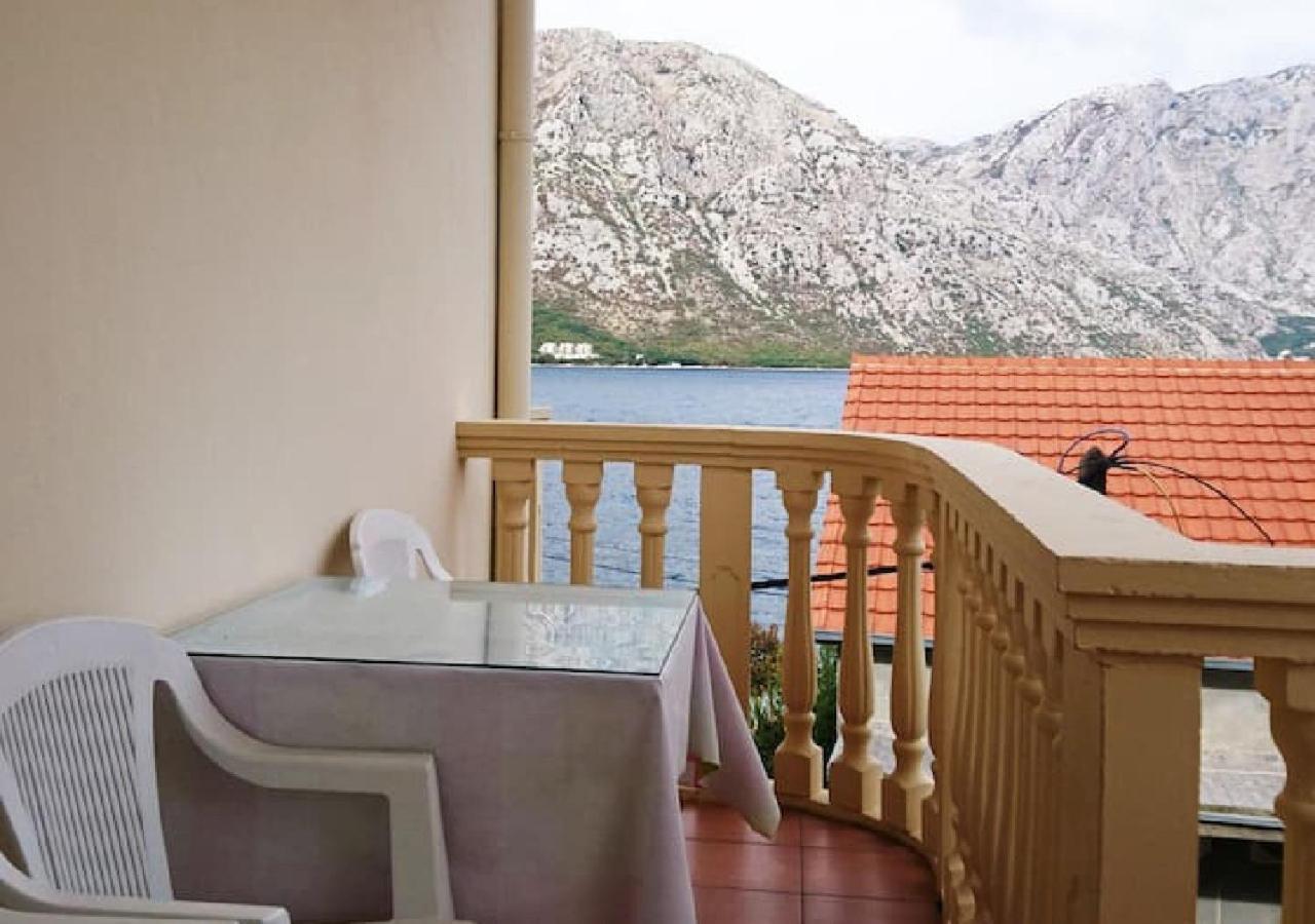 Seaside Apartments And Rooms Котор Екстериор снимка