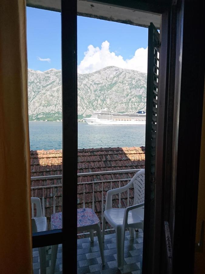 Seaside Apartments And Rooms Котор Екстериор снимка