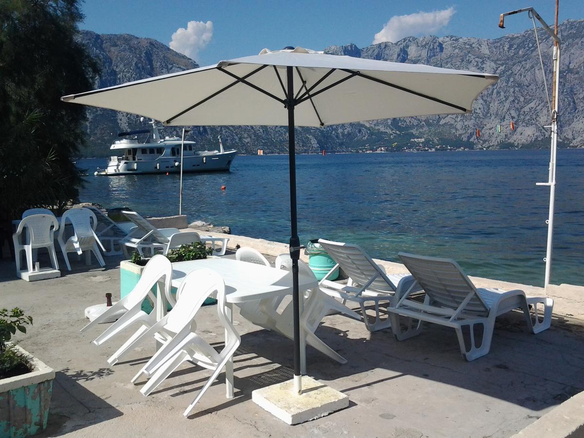 Seaside Apartments And Rooms Котор Екстериор снимка