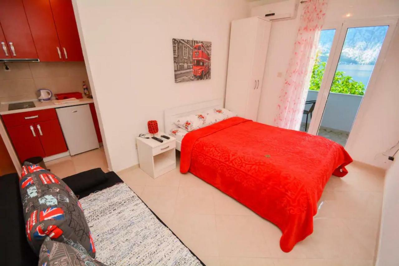 Seaside Apartments And Rooms Котор Екстериор снимка