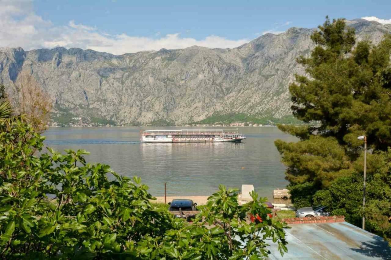 Seaside Apartments And Rooms Котор Екстериор снимка